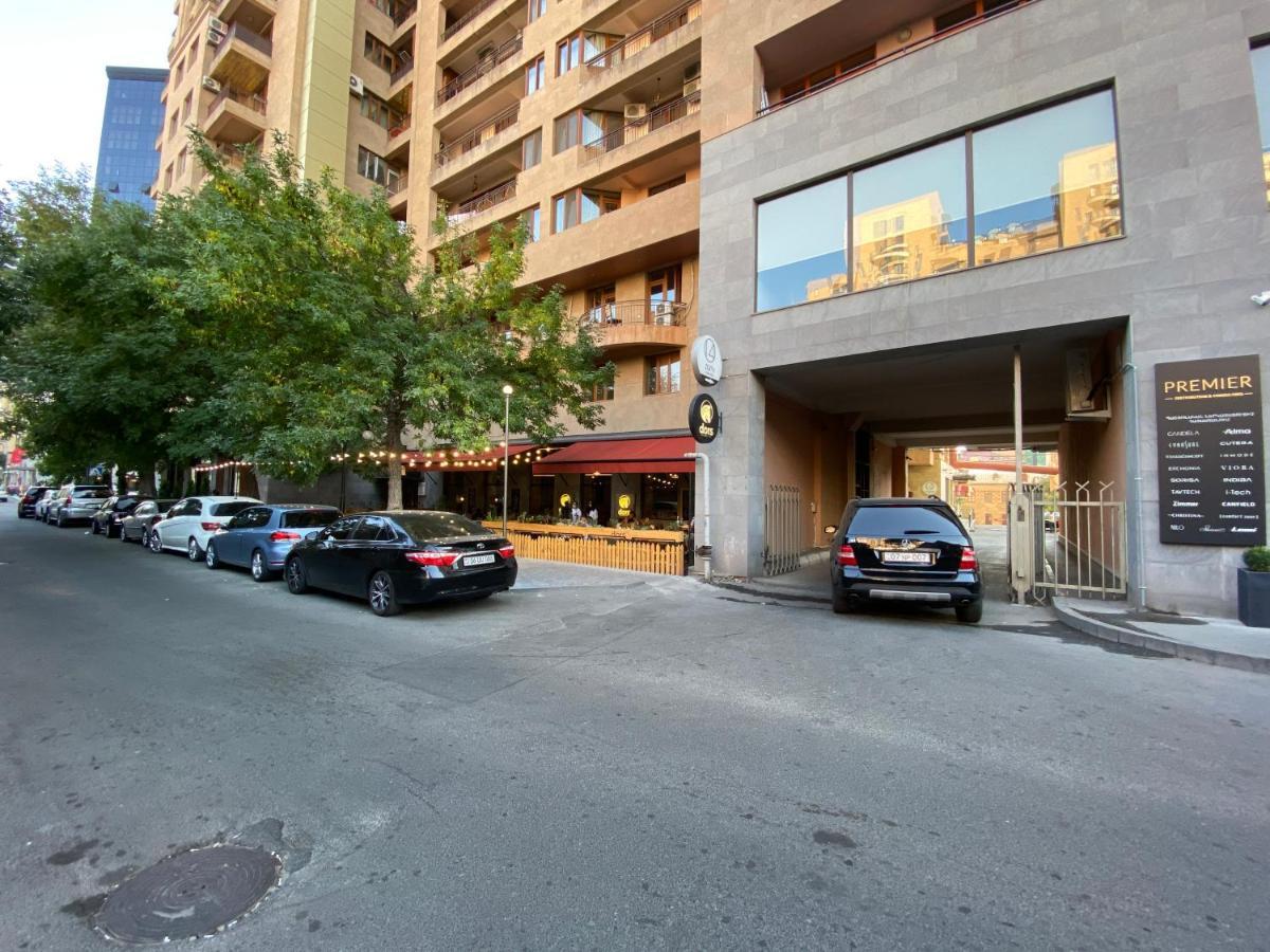 Modern Apartment For Rent In Buzand Street Bu944 耶烈万 外观 照片