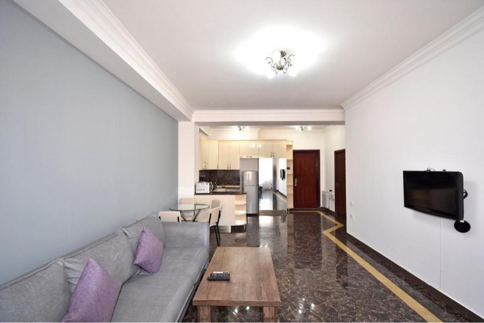 Modern Apartment For Rent In Buzand Street Bu944 耶烈万 外观 照片