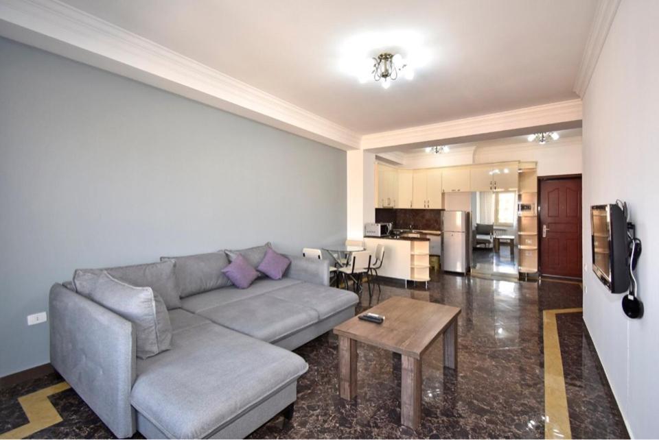 Modern Apartment For Rent In Buzand Street Bu944 耶烈万 外观 照片