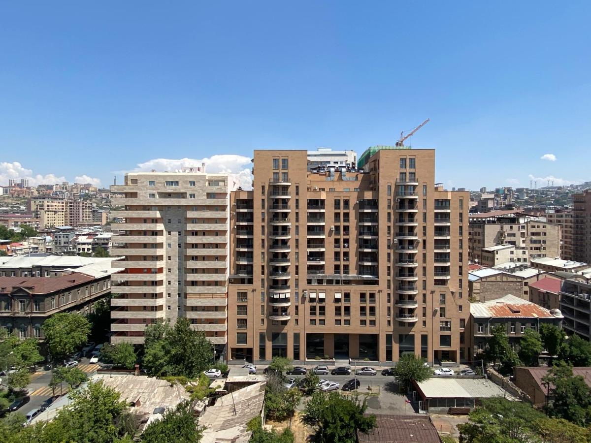Modern Apartment For Rent In Buzand Street Bu944 耶烈万 外观 照片
