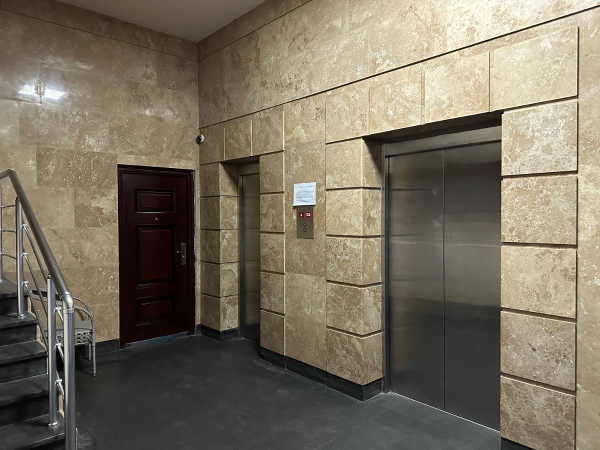 Modern Apartment For Rent In Buzand Street Bu944 耶烈万 外观 照片